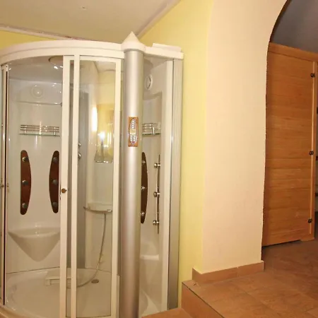 公寓 Cozy In Laengenfeld With Sauna